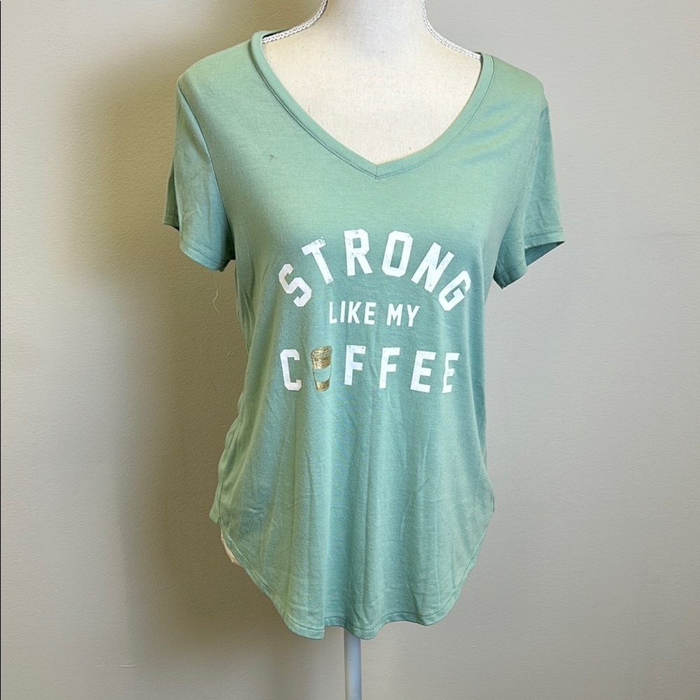 APT. 9 Women’s Small Green V-Neck Graphic Tee